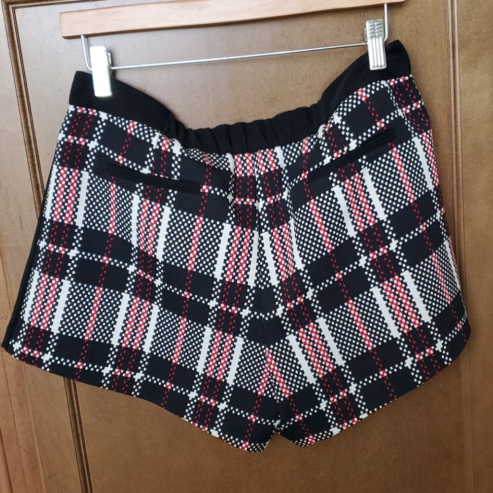 1.State Shorts - Picture 2 of 5
